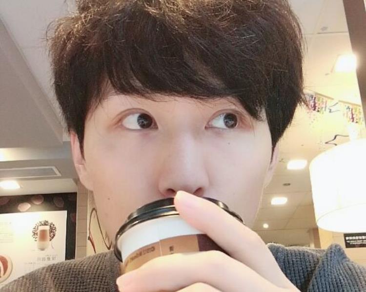 kilakila:街角果盒cv故事会的直播间